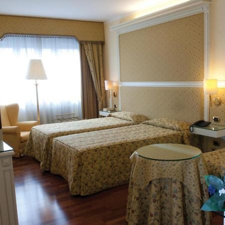 Hotel La Bussola Novara Luaran gambar
