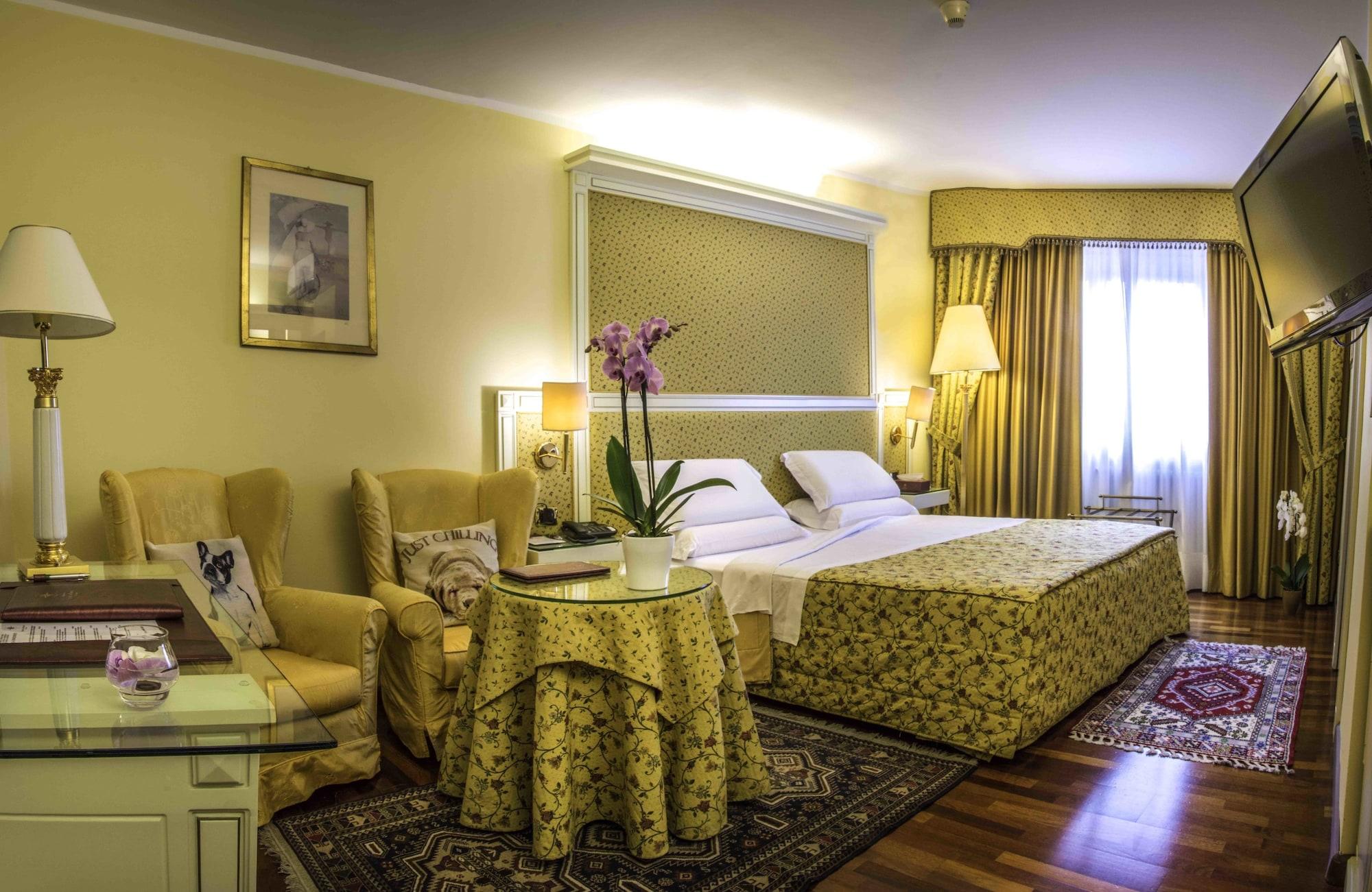 Hotel La Bussola Novara Luaran gambar
