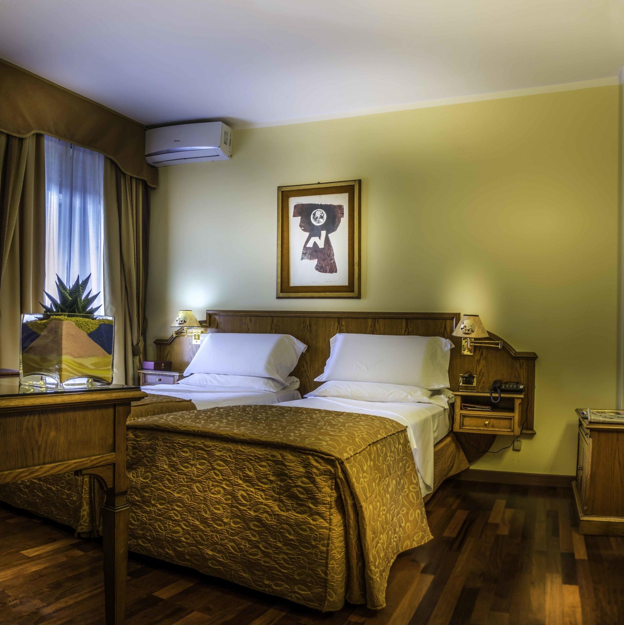 Hotel La Bussola Novara Luaran gambar
