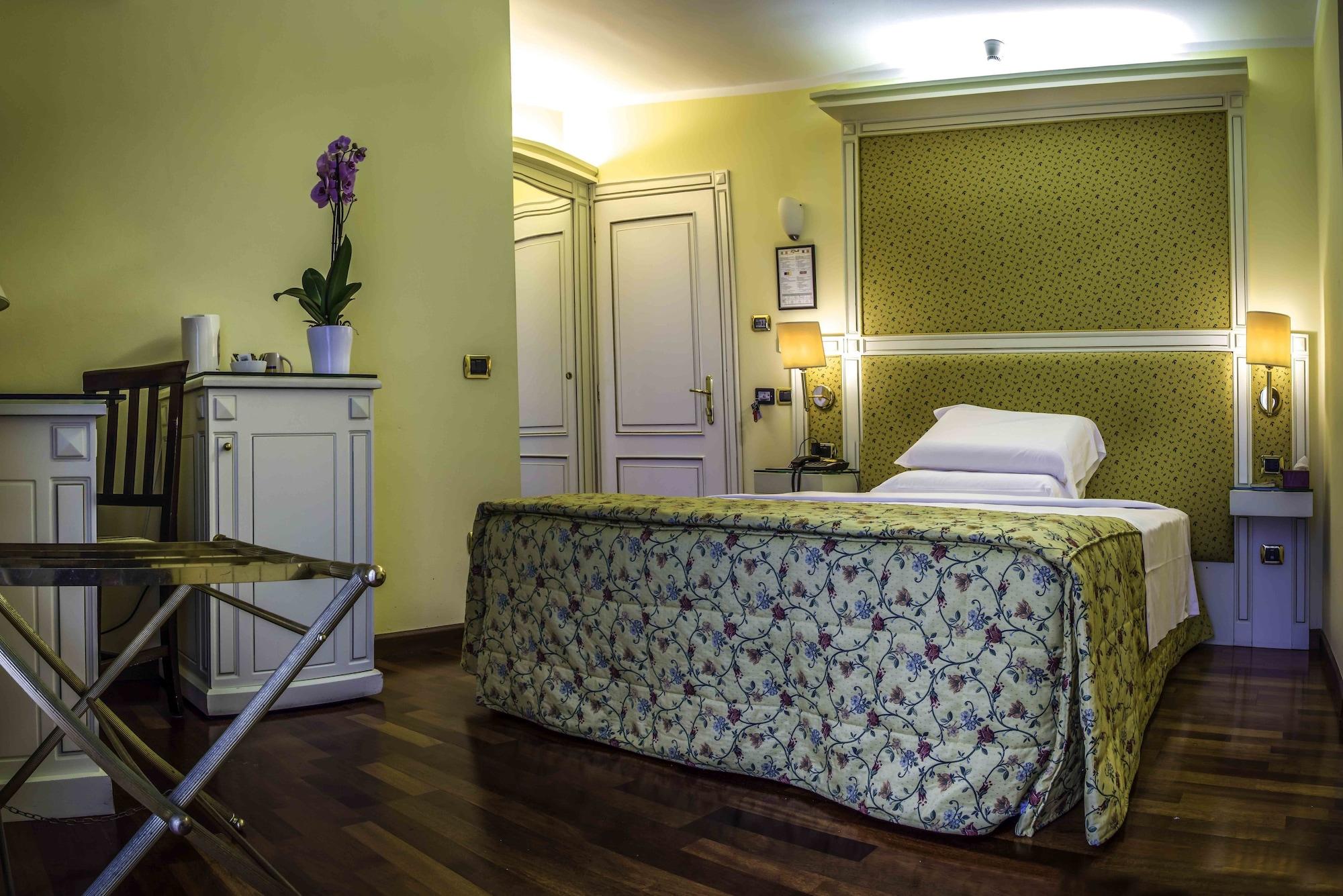 Hotel La Bussola Novara Luaran gambar