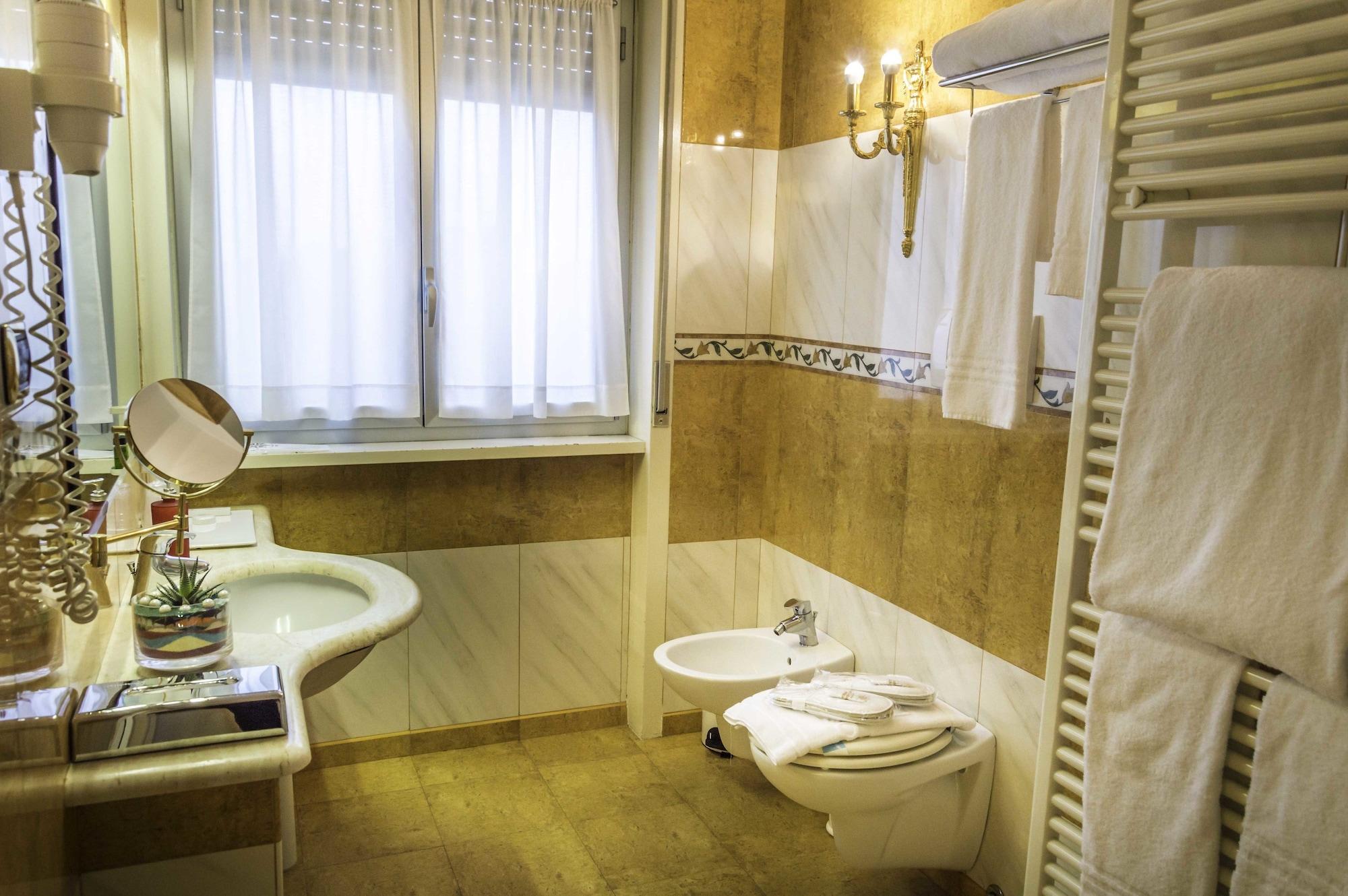 Hotel La Bussola Novara Luaran gambar
