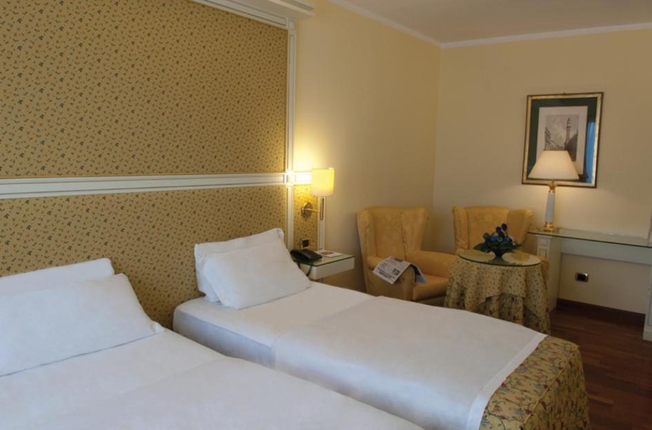 Hotel La Bussola Novara Luaran gambar
