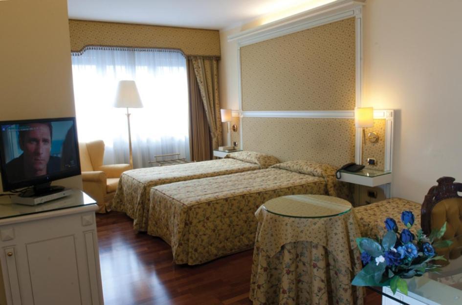 Hotel La Bussola Novara Luaran gambar