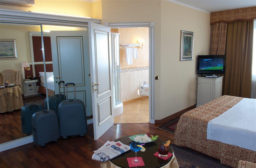 Hotel La Bussola Novara Luaran gambar