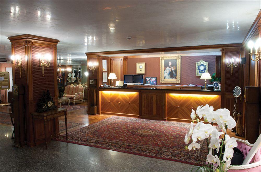 Hotel La Bussola Novara Luaran gambar