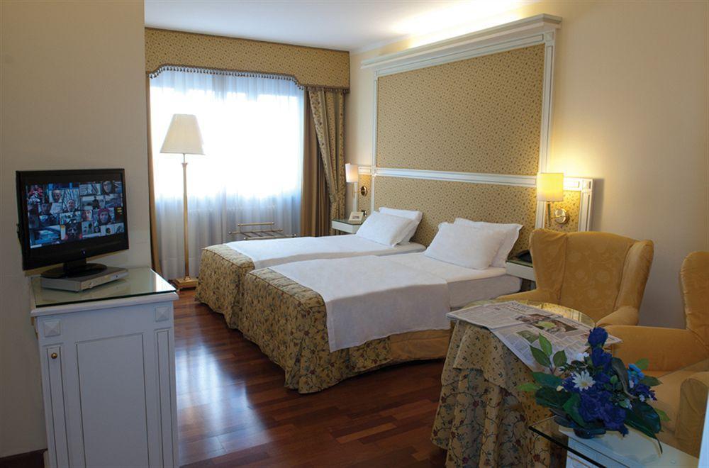 Hotel La Bussola Novara Luaran gambar